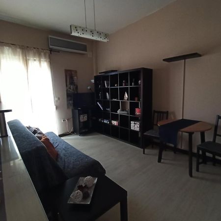Modern Apartment, 5΄ Walk From Central Metro Station Aten Exteriör bild