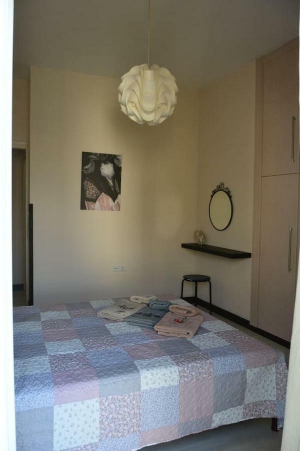 Modern Apartment, 5΄ Walk From Central Metro Station Aten Exteriör bild