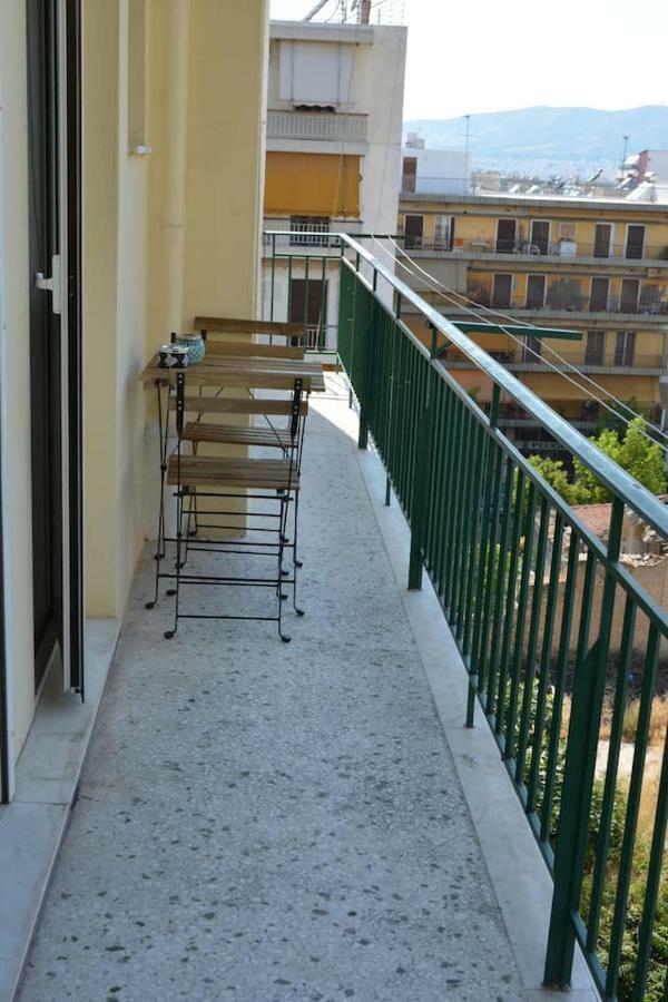 Modern Apartment, 5΄ Walk From Central Metro Station Aten Exteriör bild