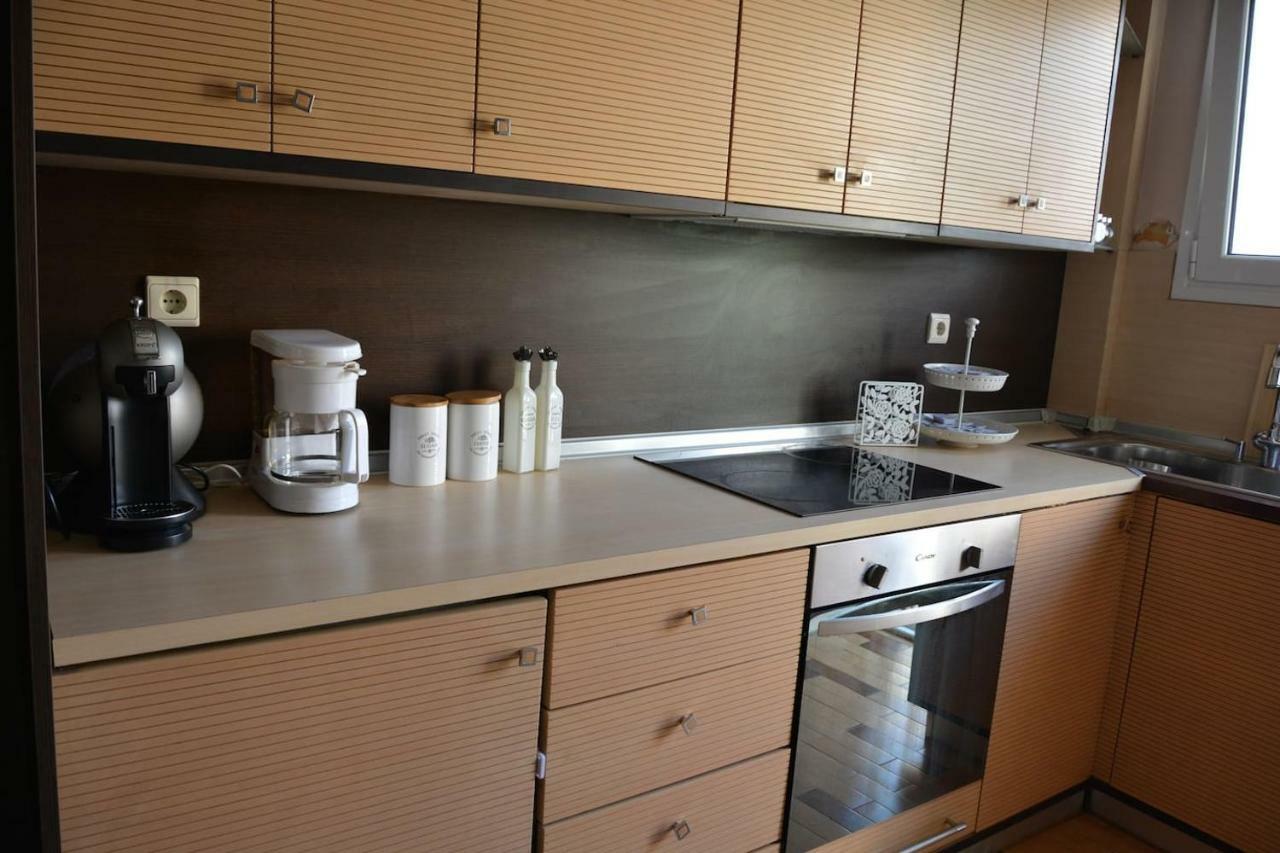 Modern Apartment, 5΄ Walk From Central Metro Station Aten Exteriör bild