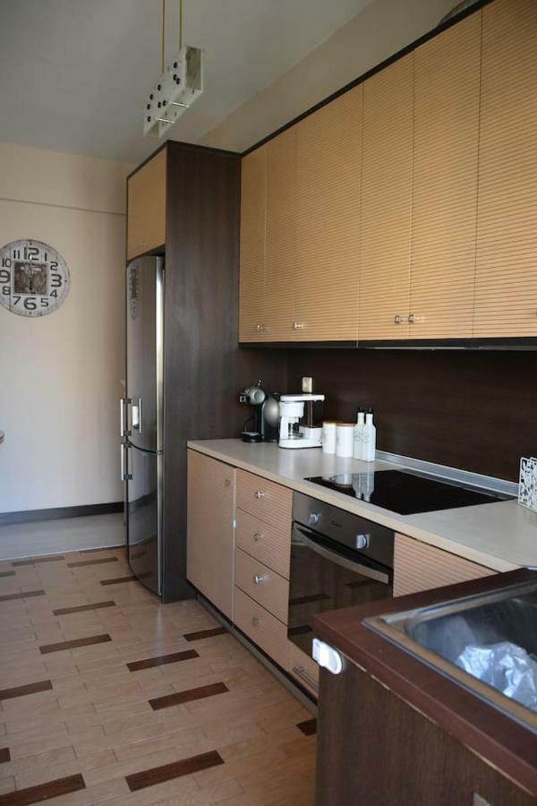 Modern Apartment, 5΄ Walk From Central Metro Station Aten Exteriör bild