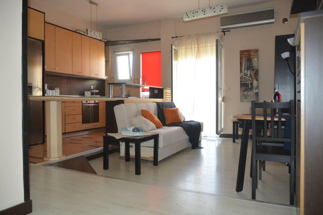 Modern Apartment, 5΄ Walk From Central Metro Station Aten Exteriör bild