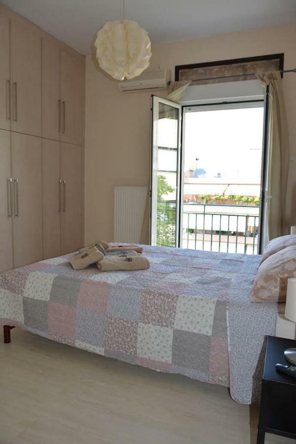 Modern Apartment, 5΄ Walk From Central Metro Station Aten Exteriör bild