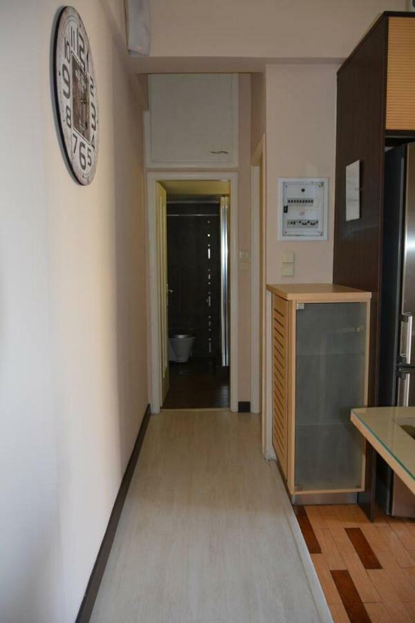 Modern Apartment, 5΄ Walk From Central Metro Station Aten Exteriör bild