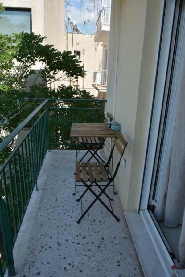 Modern Apartment, 5΄ Walk From Central Metro Station Aten Exteriör bild